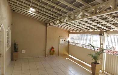 Imagem: A casa possui 1 Dormitório, 1 Banheiro, 150m² de Área e