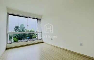 Imagem: A casa possui 2 Dormitórios, 2 Banheiros, 2 Vagas na garagem