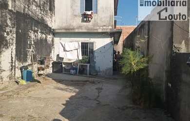 Imagem: A casa possui 3 Dormitórios, 1 Banheiro, 100m² de Área e