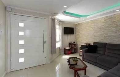 Imagem: A casa possui 3 Dormitórios, 2 Banheiros, 1 Vaga na garagem