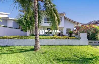 Imagem: A casa em condomínio possui 4 Dormitórios, 3 Banheiros, 4