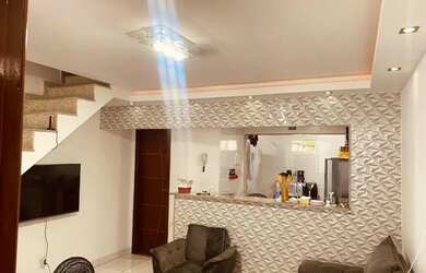 Imagem: A casa possui 2 Dormitórios, 2 Banheiros, 1 Vaga na garagem