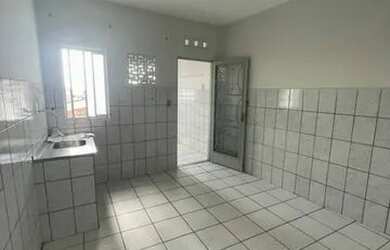 Imagem: O depósito possui 2 Vagas na garagem, 200m² de Área e está