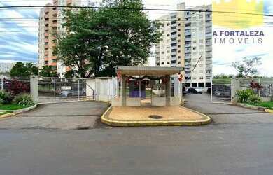 Imagem: O apartamento possui 3 Dormitórios, 1 Banheiro, 1 Vaga na garagem