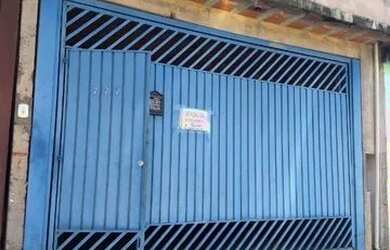 Imagem: A casa possui 3 Dormitórios, 4 Banheiros, 2 Vagas na garagem