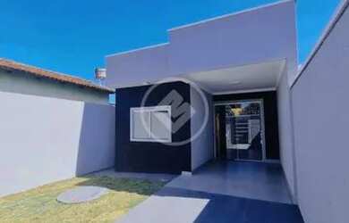 Imagem: A casa possui 3 Dormitórios, 1 Banheiro, 1 Vaga na garagem