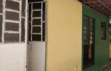 Imagem: A casa possui 1 Dormitório, 1 Banheiro e está localizado