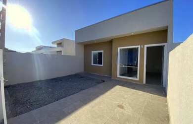 Imagem: A casa possui 3 Dormitórios, 2 Banheiros, 1 Vaga na garagem