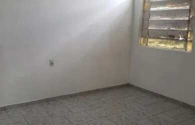 Imagem: A casa possui 1 Dormitório, 1 Banheiro, 50m² de Área e está