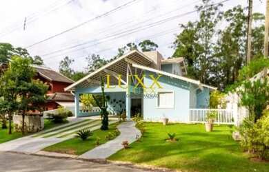 Imagem: A casa em condomínio possui 4 Dormitórios, 4 Banheiros, 4