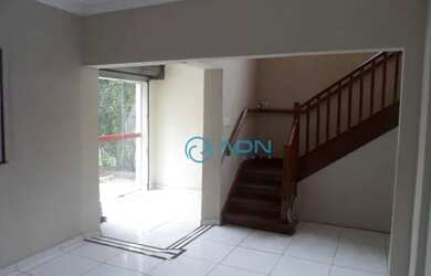 Imagem: O depósito possui 3 Vagas na garagem e 700m² de Área e está