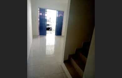 Imagem: A casa possui 2 Dormitórios, 2 Banheiros, 1 Vaga na garagem