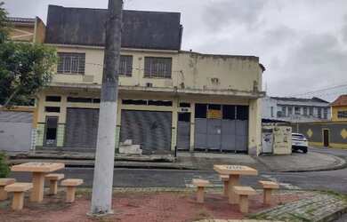 Imagem: O depósito possui 780m² de Área e está localizado em Ricardo