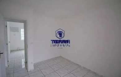 Imagem 10: Casa com 2 quartos ao lado da praça do Colubandê. Segurança e praticidade