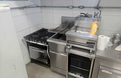 Imagem 9: Hamburgueria Galpão / depósito com venda por R$200.000