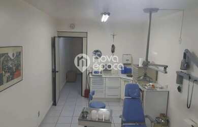 Imagem: O depósito possui 1 Vaga na garagem e 31m² de Área e está