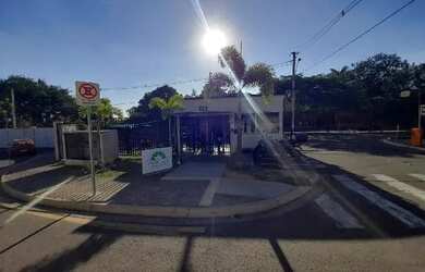 Imagem: O apartamento possui 2 Dormitórios, 1 Banheiro, 2 Vagas na