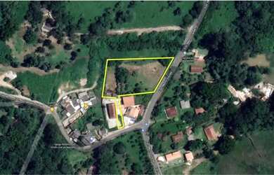 Imagem: O terreno possui 4.840m² de Área e está localizado em Jardim