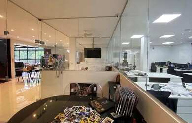 Imagem 14: Prédio comercial à venda em Cotia-SP Galpão com 4 salas, 14 banheiros,...