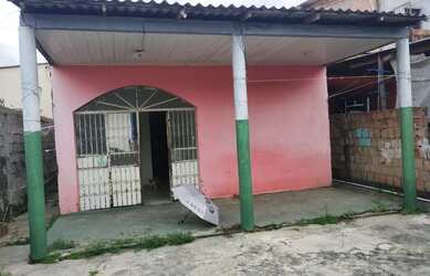 Imagem: A casa para alugar possui 2 Dormitórios, 1 Banheiro e 2 Vagas