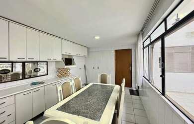 Imagem 12: Casa Térrea com Ático e 5 Quartos para Venda no Bairro Seminário Curitiba...