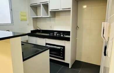 Imagem: O apartamento possui 2 Dormitórios, 1 Banheiro, 1 Vaga na garagem