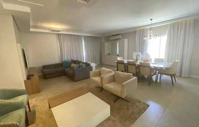 Imagem: A casa em condomínio possui 4 Dormitórios, 5 Banheiros, 4