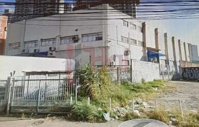 Imagem: O terreno possui 2.791m² de Área e está localizado em Água