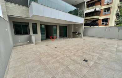 Imagem: O apartamento possui 4 Dormitórios, 4 Banheiros, 2 Vagas na