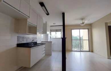 Imagem: O apartamento possui 2 Dormitórios, 1 Banheiro, 1 Vaga na garagem