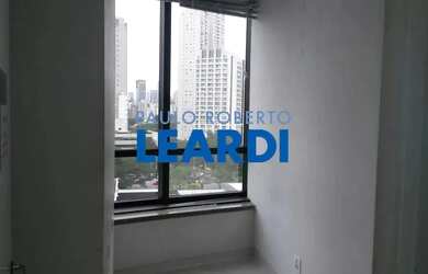 Imagem: O depósito possui 5 Vagas na garagem, 299m² de Área e está