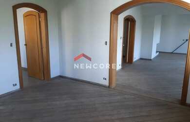 Imagem: O apartamento possui 4 Dormitórios, 5 Banheiros, 4 Vagas na