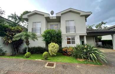 Imagem: A casa em condomínio possui 4 Dormitórios, 5 Banheiros, 4