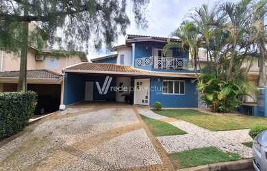 Imagem: A casa em condomínio possui 4 Dormitórios, 5 Banheiros, 4