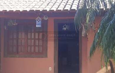 Imagem: A casa possui 2 Dormitórios, 2 Banheiros, 2 Vagas na garagem