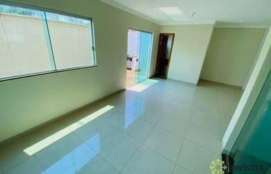 Imagem: A casa em condomínio possui 3 Dormitórios, 3 Banheiros, 2