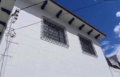 Imagem: O depósito possui 4 Vagas na garagem, 280m² de Área e está