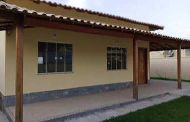 Imagem: A casa em condomínio possui 3 Dormitórios, 1 Banheiro, 3 Vagas