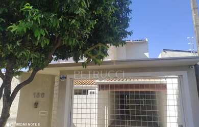 Imagem: A casa possui 2 Dormitórios, 2 Banheiros, 2 Vagas na garagem