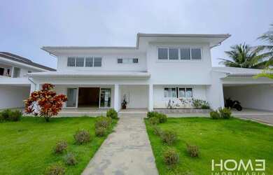 Imagem: A casa em condomínio possui 5 Dormitórios, 5 Banheiros, 5