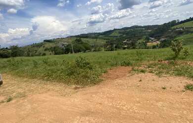 Imagem: O terreno possui 600m² de Área e está localizado em Estância