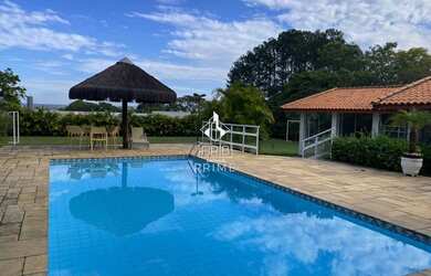 Imagem: A casa em condomínio possui 5 Dormitórios, 5 Banheiros, 1