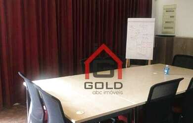 Imagem: O depósito possui 1 Vaga na garagem, 220m² de Área e está