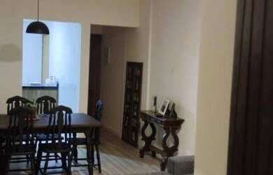 Imagem: O apartamento possui 3 Dormitórios, 1 Banheiro, 2 Vagas na