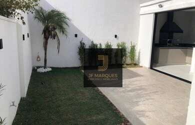 Imagem: A casa em condomínio possui 3 Dormitórios, 2 Banheiros, 2