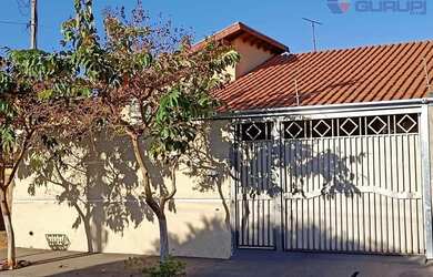 Imagem: A casa possui 2 Dormitórios, 2 Banheiros, 3 Vagas na garagem