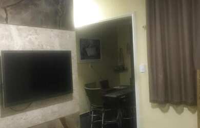 Imagem: A casa possui 2 Dormitórios, 2 Banheiros, 2 Vagas na garagem