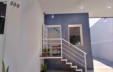 Imagem: O depósito possui 3 Vagas na garagem e 320m² de Área e está