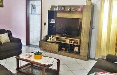 Imagem: A casa possui 3 Dormitórios, 4 Banheiros, 1 Vaga na garagem