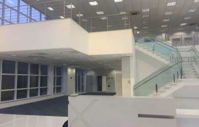 Imagem: O depósito possui 5 Vagas na garagem, 2.545m² de Área e